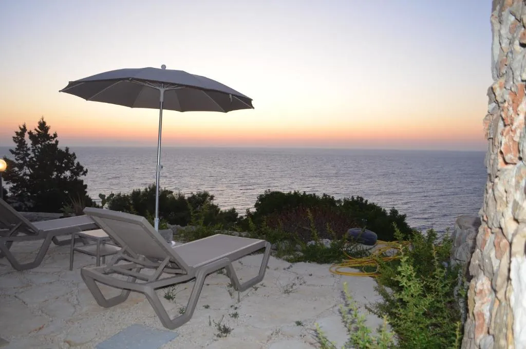 Area prendisole e terrazza solarium di Villa Mare Blu