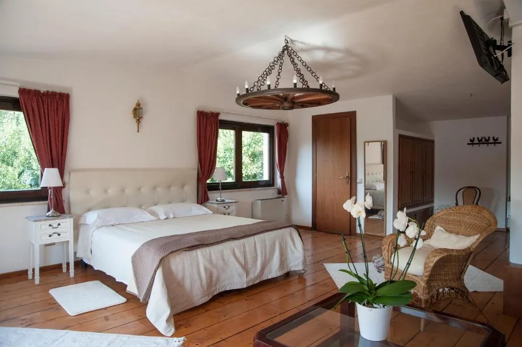 Zona letto matrimoniale del Loft Colle Mattia